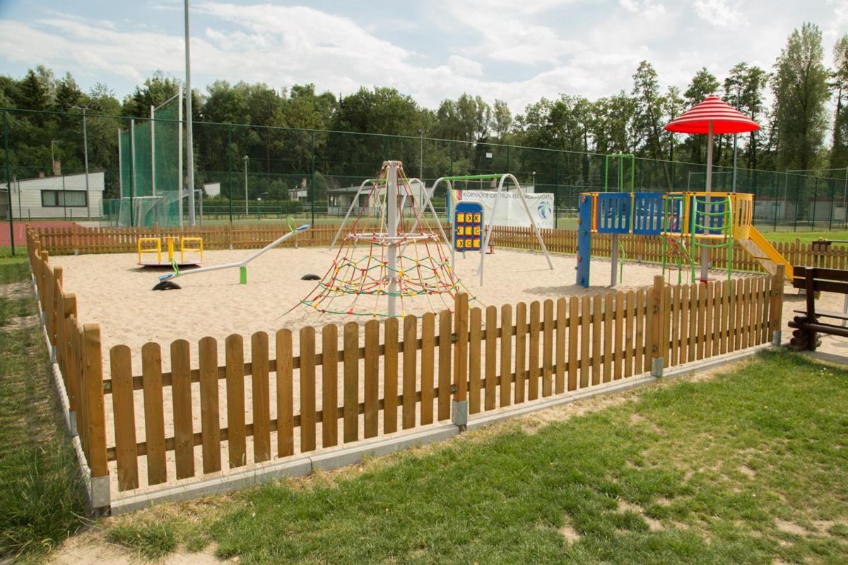 Camping Oaza Blonie Kornik Domki Standard - 3 Pokoje מראה חיצוני תמונה
