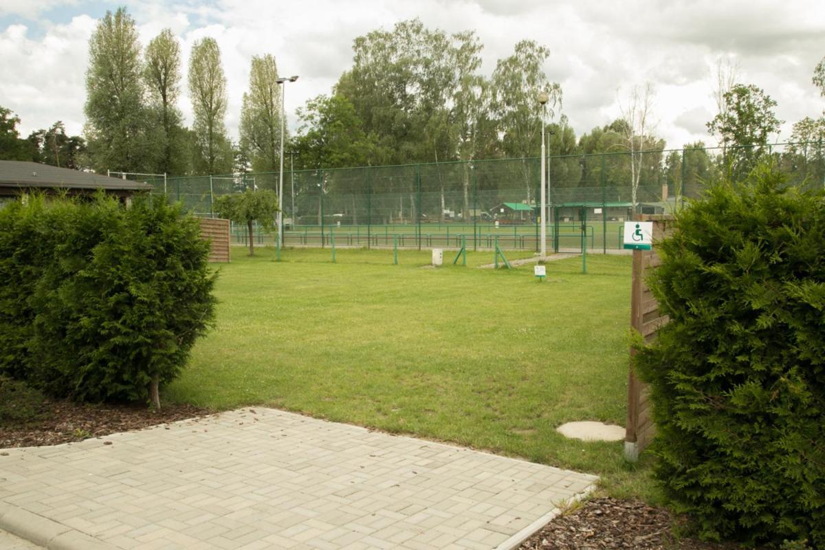 Camping Oaza Blonie Kornik Domki Standard - 3 Pokoje מראה חיצוני תמונה