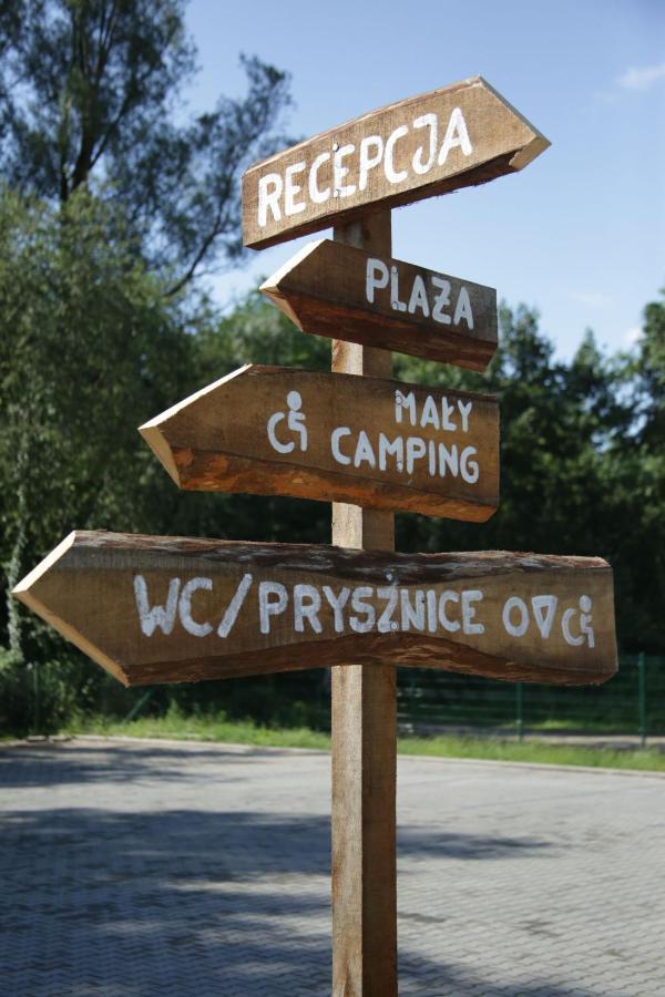 Camping Oaza Blonie Kornik Domki Standard - 3 Pokoje מראה חיצוני תמונה