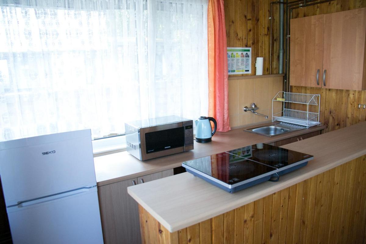 Camping Oaza Blonie Kornik Domki Standard - 3 Pokoje מראה חיצוני תמונה